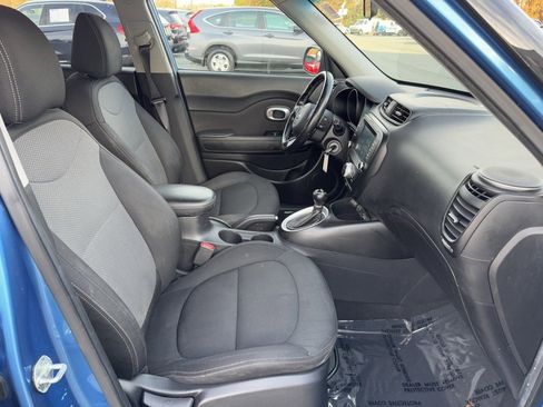 Used 2018 Kia Soul + image 13