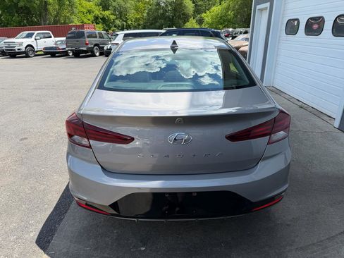 Used 2020 Hyundai Elantra SEL w/ Cargo Package (C1) FWD image 5