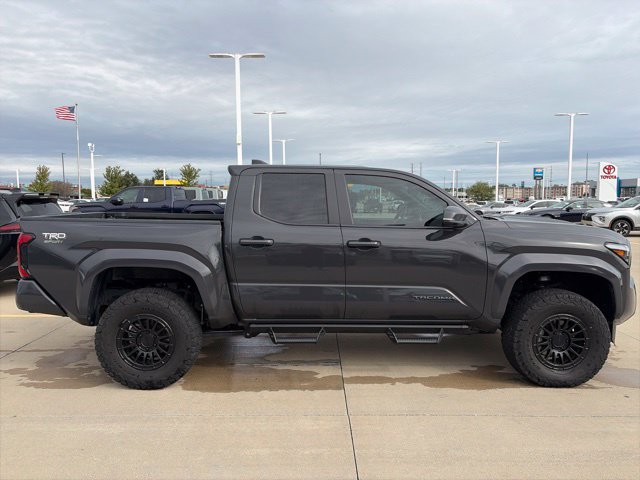 Used 2024 Toyota Tacoma TRD Sport w/ TRD Sport Upgrade Package AWD/4WD image 8