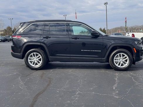 New 2026 Jeep Grand Cherokee Laredo image 2