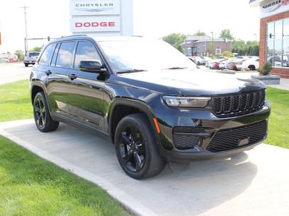 Used 2023 Jeep Grand Cherokee Altitude