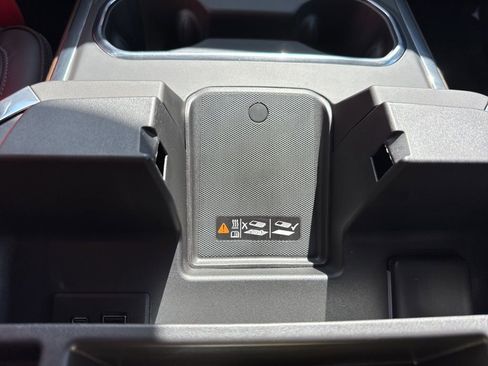 Used 2025 Chevrolet Silverado 2500 High Country w/ Z71 Off-Road Package image 15