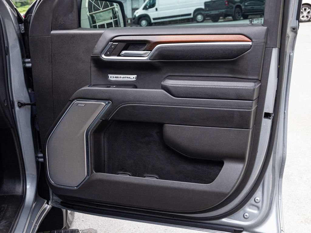 Used 2024 GMC Sierra 1500 Denali w/ Denali Reserve Package AWD/4WD image 13