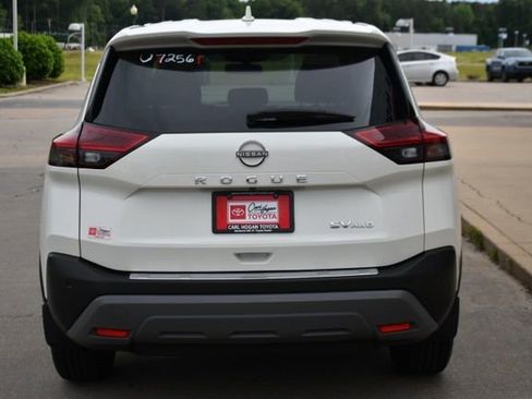 Used 2023 Nissan Rogue SV AWD/4WD image 4