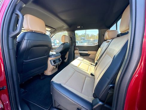 Used 2024 Ford F250 Lariat w/ Chrome Package image 4