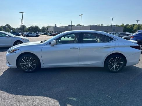 Used 2023 Lexus ES 250 w/ Premium Package AWD/4WD image 5