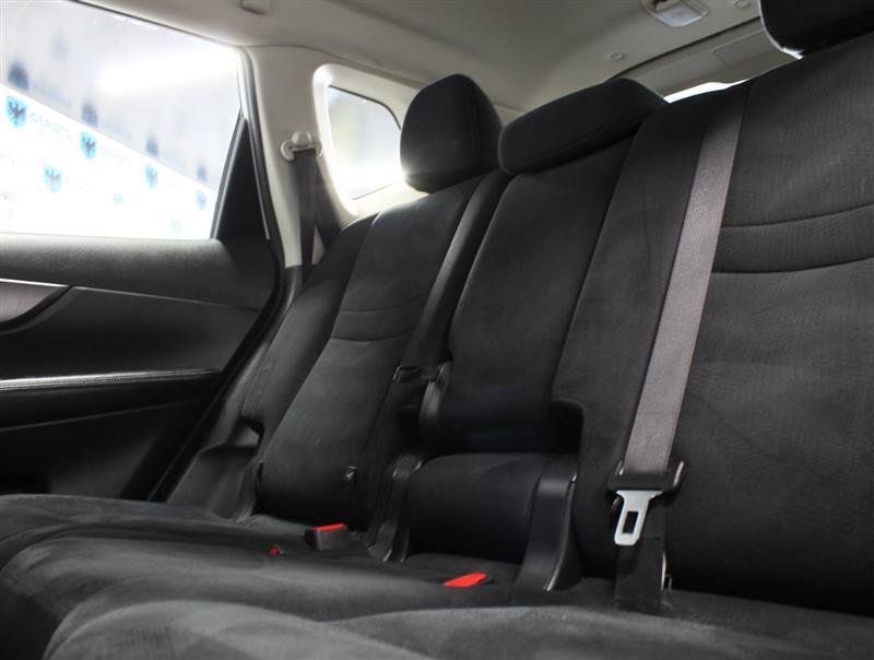 Used 2016 Nissan Rogue S AWD/4WD image 17