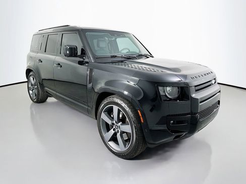 Used 2023 Land Rover Defender 110 V8 image 7