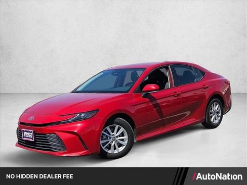Used 2025 Toyota Camry LE FWD image 1