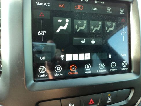 Used 2021 Jeep Cherokee Latitude Lux w/ Comfort/Convenience Group AWD/4WD image 16