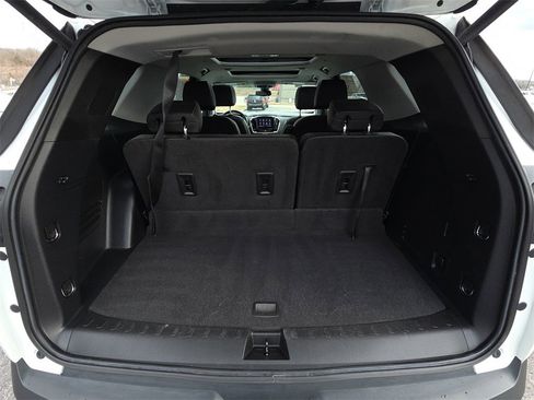Used 2021 Chevrolet Traverse RS image 34
