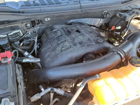 Used 2015 Ford F150 Platinum w/ Equipment Group 701A Luxury image 15