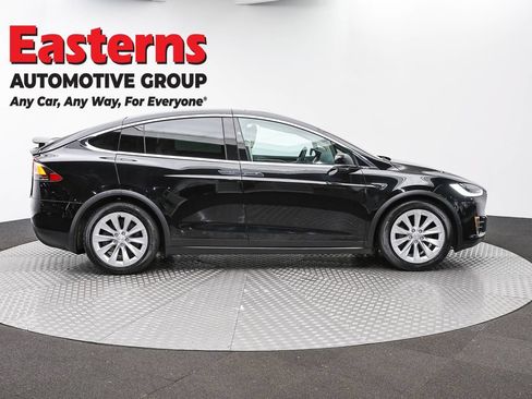 Used 2018 Tesla Model X 75D AWD/4WD image 3
