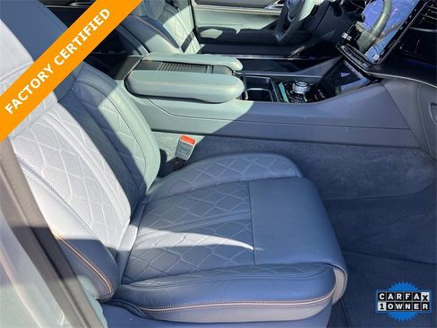 Certified 2024 Jeep Grand Wagoneer Series III w/ Rear Seat Video Group 1 image 24