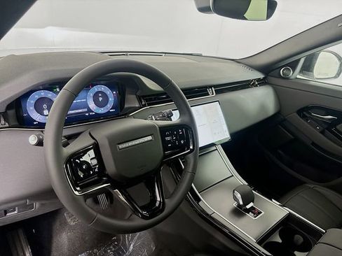 Used 2026 Land Rover Range Rover Evoque S AWD/4WD image 9