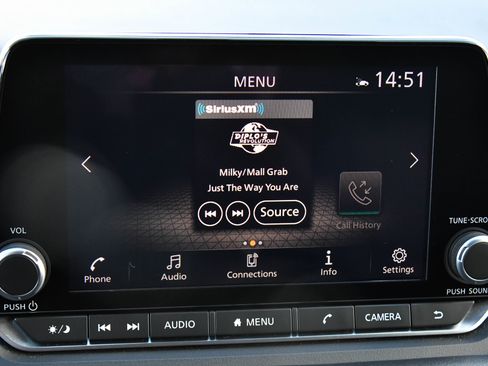 Used 2024 Nissan Rogue SV image 19