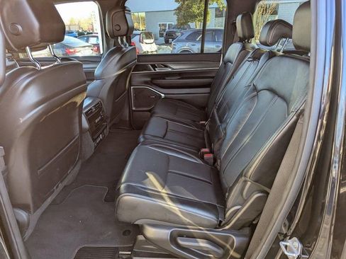 Used 2024 Jeep Wagoneer Series II w/ Flexible Seating Group image 13