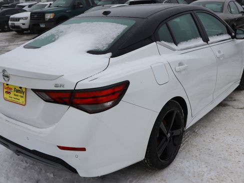 Used 2023 Nissan Sentra SR w/ SR Premium Package image 6