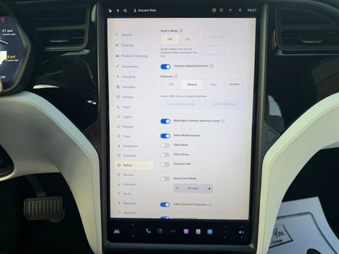 Used 2018 Tesla Model X 100D image 25