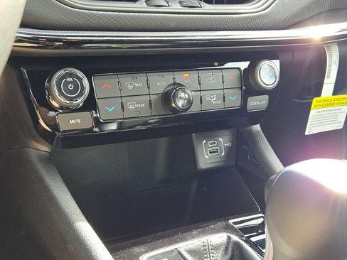 New 2026 Jeep Compass Limited image 27