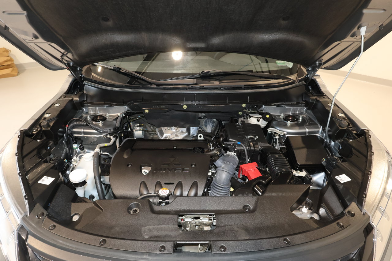 Used 2025 Mitsubishi Outlander Sport LE AWD/4WD image 29