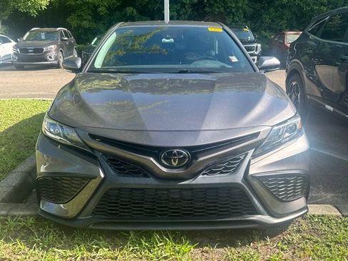 Used 2021 Toyota Camry SE w/ Convenience Package FWD image 2