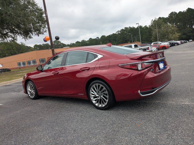 Used 2021 Lexus ES 300h Ultra Luxury w/ Accessory Package 2 FWD image 7