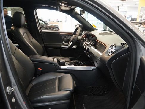 Used 2020 Mercedes-Benz GLB 250 4MATIC image 35