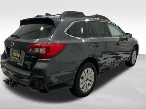 Used 2018 Subaru Outback 2.5i Premium image 5