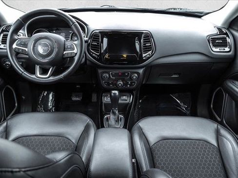 Used 2019 Jeep Compass Altitude image 17