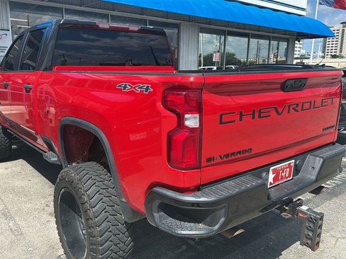 Used 2020 Chevrolet Silverado 2500 Custom w/ Custom Convenience Package AWD/4WD image 3