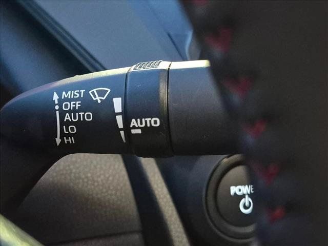 Used 2026 Toyota Prius Plug-In Hybrid FWD image 8