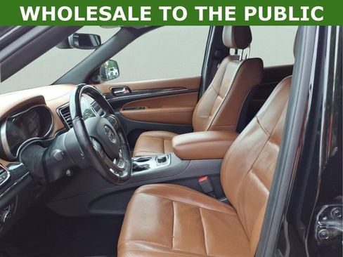 Used 2020 Jeep Grand Cherokee Overland AWD/4WD image 16