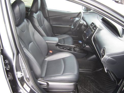 Used 2020 Toyota Prius XLE image 20