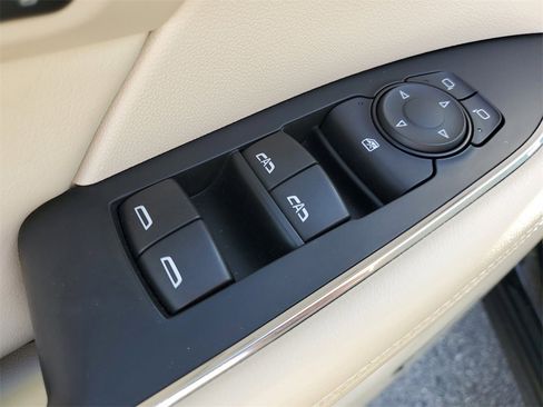 Certified 2022 Buick Envision Essence w/ Technology Package I image 22