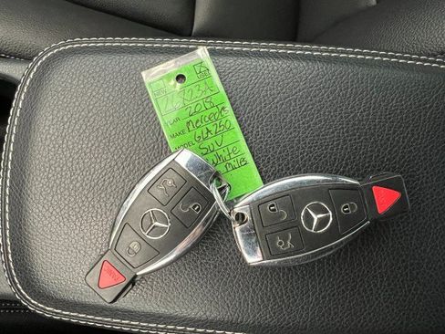 Used 2018 Mercedes-Benz GLA 250 4MATIC image 40