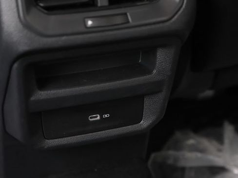 Used 2025 Volkswagen Taos SE w/ Black Wheel Package FWD image 14