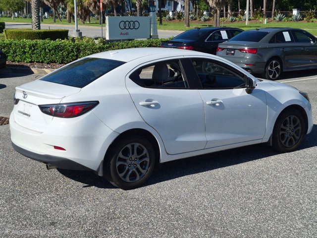 Used 2019 Toyota Yaris LE FWD image 5