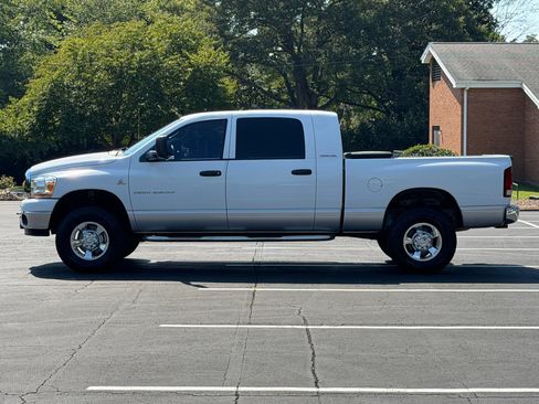 Used 2006 Dodge Ram 2500 Truck SLT AWD/4WD image 2