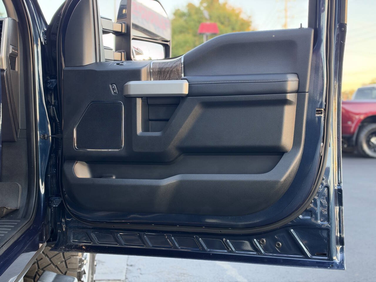 Used 2019 Ford F350 Lariat w/ Lariat Value Package AWD/4WD image 37