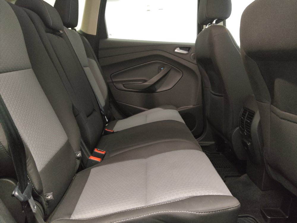 Used 2017 Ford Escape SE w/ Equipment Group 201A FWD image 19