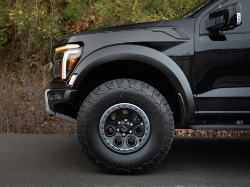 Used 2025 Ford F150 Raptor image 6