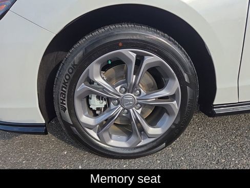 Used 2024 Honda Accord EX-L image 9