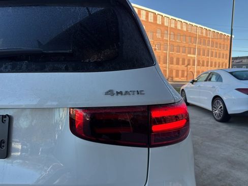 New 2026 Mercedes-Benz GLB 250 4MATIC image 9