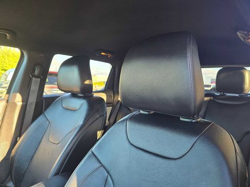 Used 2023 Jeep Compass Limited image 23