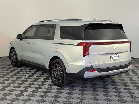 New 2026 Kia Carnival EX image 5