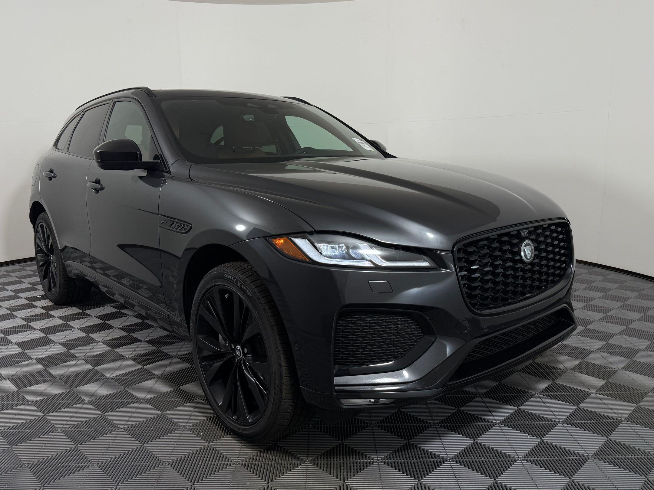 New 2026 Jaguar F-PACE R-Dynamic S AWD/4WD image 7