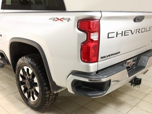 Used 2020 Chevrolet Silverado 2500 LT w/ Texas Edition image 42