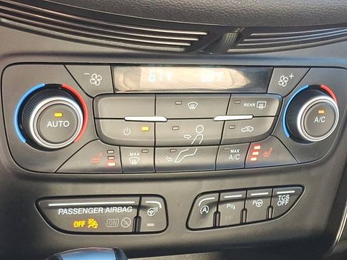 Used 2018 Ford Escape Titanium image 17