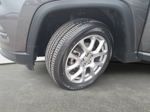 Certified 2022 Jeep Compass Latitude AWD/4WD image 30
